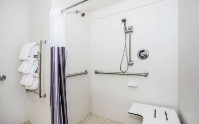 La Quinta Inn & Suites by Wyndham Melbourne Viera