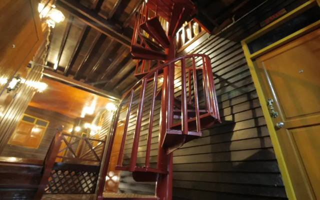 Bann Elephant Home - Hostel