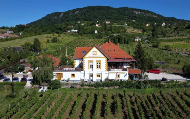 Lugas Apartman