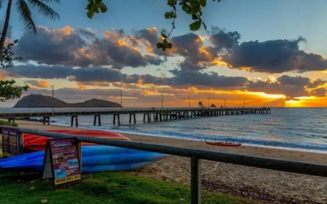 REEF RETREAT APARTMENTS PALM COVE Unit 12