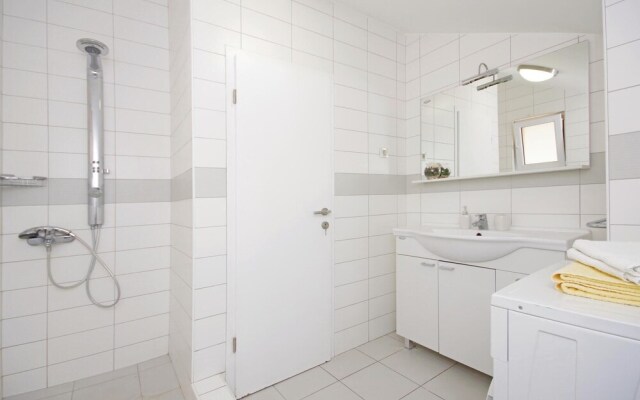 Beautiful Home in Makarska With Wifi and 2 Bedrooms