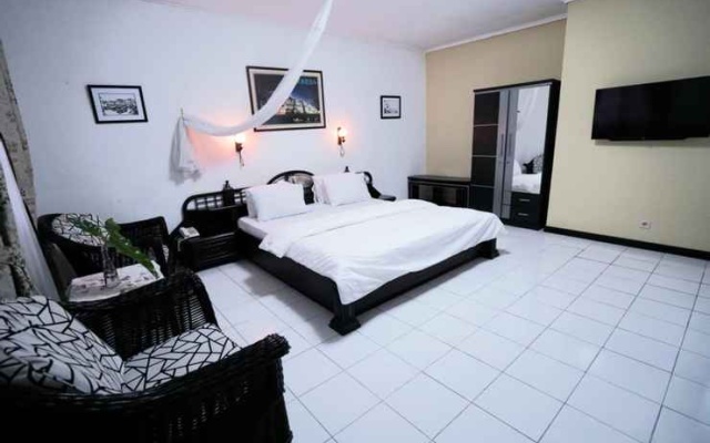 Hester Basoeki ( HB ) Garden Guest House – Guest Rooms – Jakarta