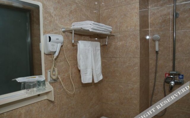 Yuerong Holiday Hotel