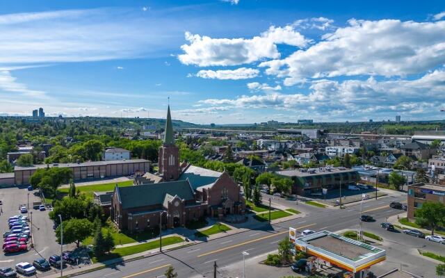 The Lost No Service Fees Penthouse Hot Tub