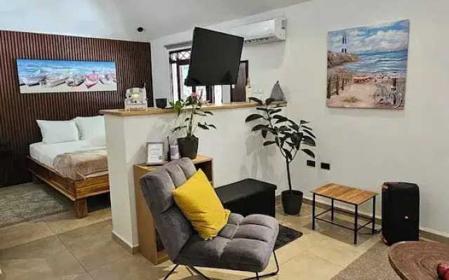 Zoa Villas - 2 minutes to the beach