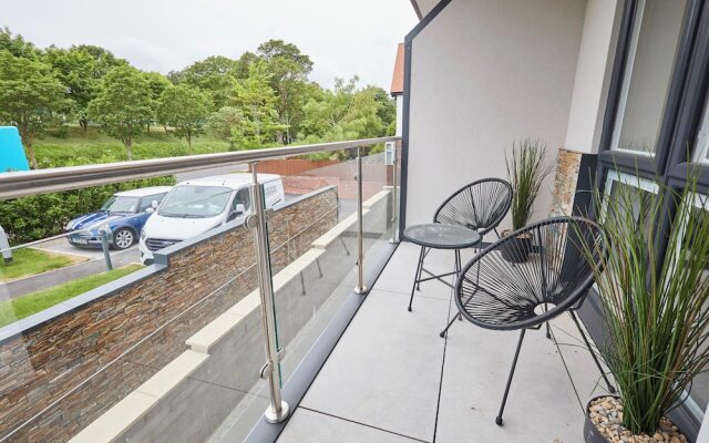 Host Stay Scarborough View Luxury Apartment