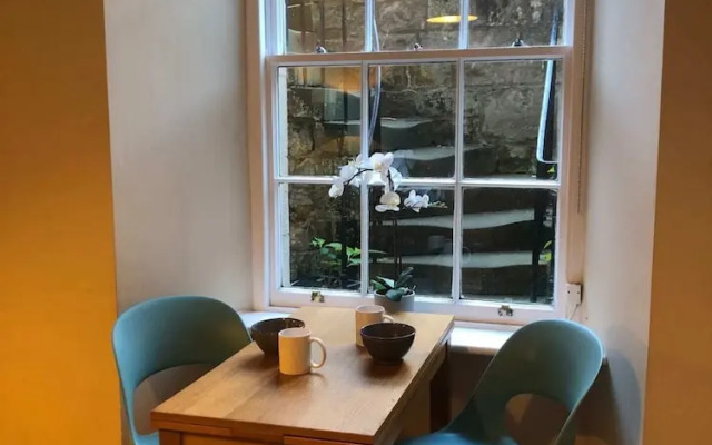 Central New Town Flat