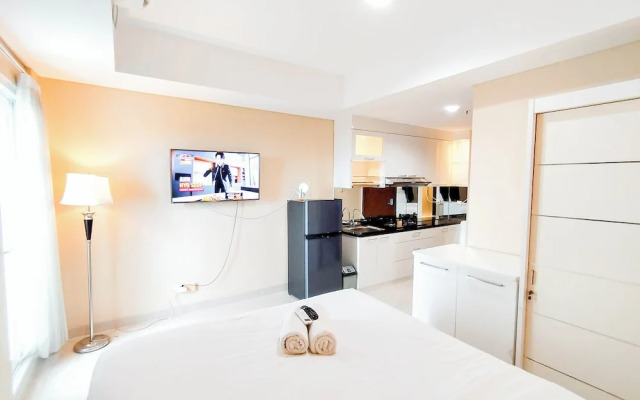 Stunning Studio with Strategic Location at Grand Sungkono Lagoon Apartment
