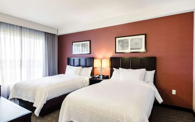 Embassy Suites by Hilton Newark Airport