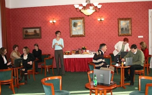 Főnix Hotel