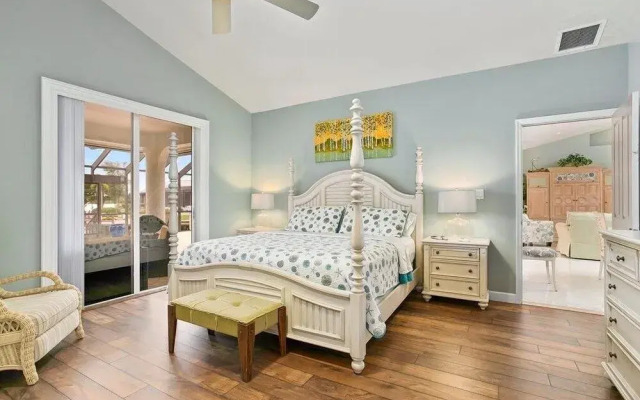 Magnolia Private Home #59999 3 Bedrooms 2 Bathrooms Home by Redawning