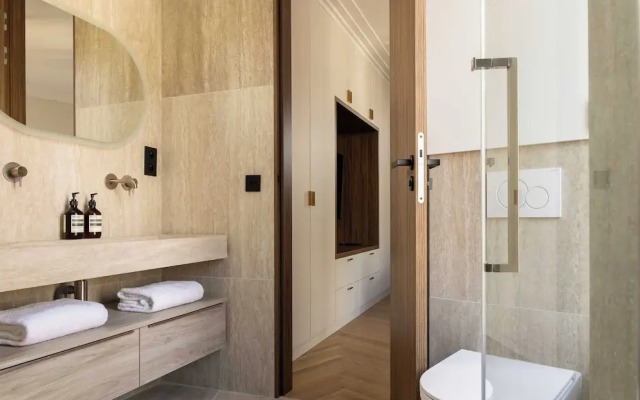 Apartment for 8 People in Grenelle