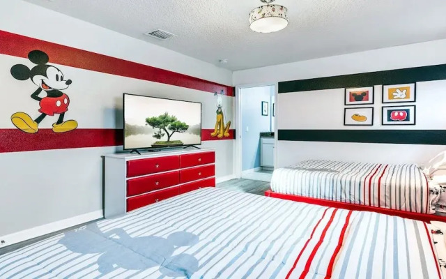 Family-friendly Oasis With Game Room & Pool