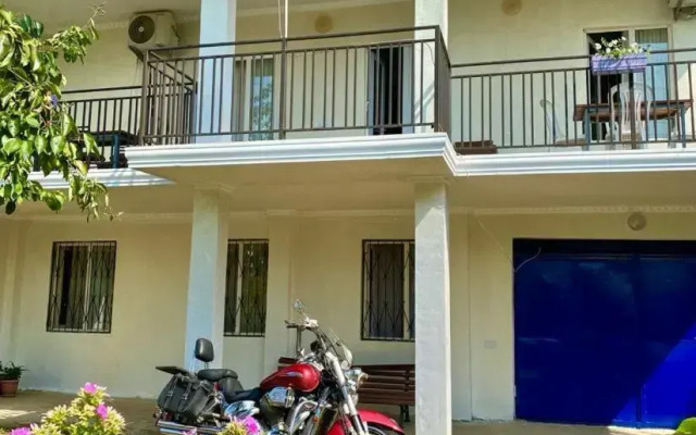 Ninoshvili Street Apartment