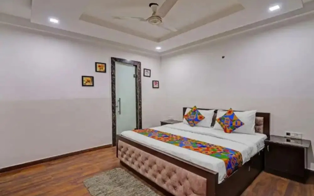 Fabhotel The Royal Inn I