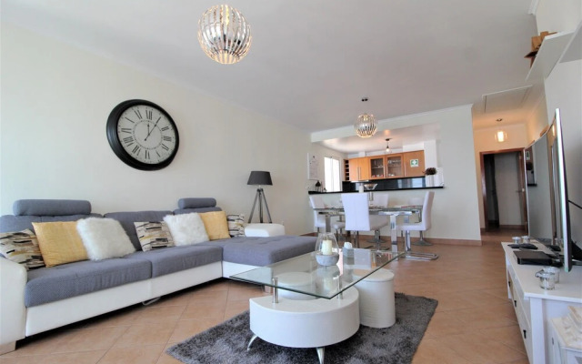 Paul do Mar Charming Apartment T2
