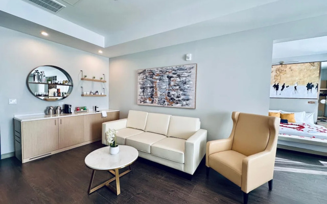 Chez Hotel Arlington Heights