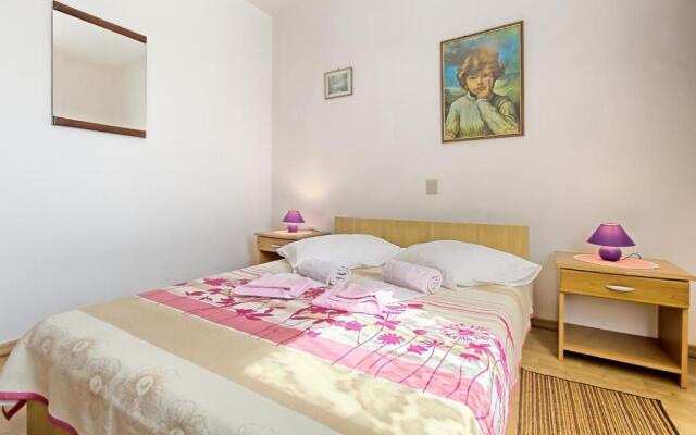 Eva House with Apartment