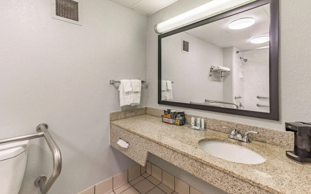 Quality Inn Goodlettsville