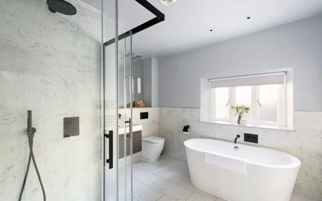 St Catherine s Hospital - Deluxe Apartment