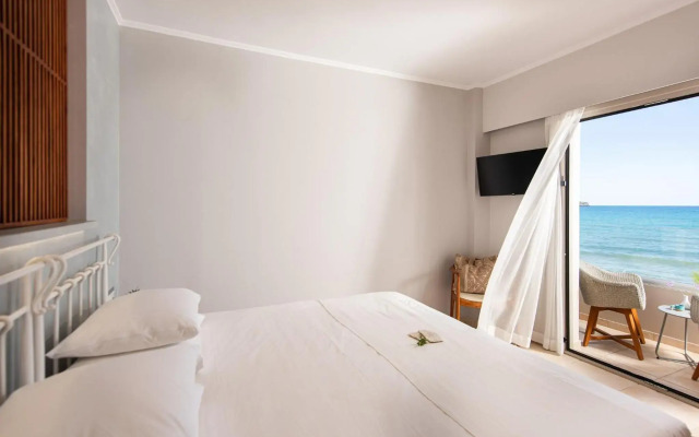 The Mini Beach Hotel