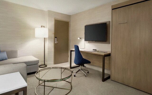 DoubleTree Suites by Hilton Hotel Boston - Cambridge