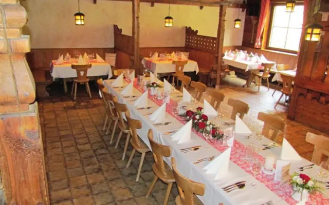 Berggasthaus Höllensteinhütte