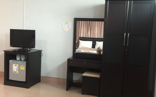 Phumthadarommanee Resort