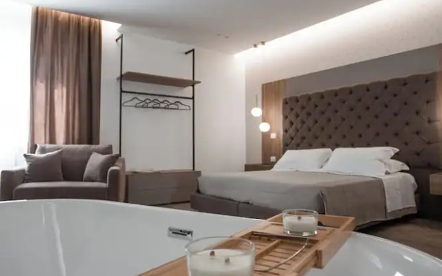 Alexander House Hotel