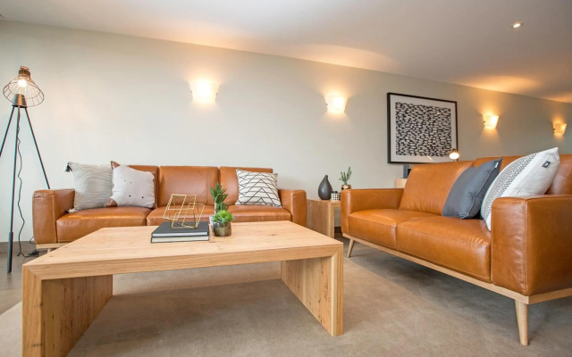 Sullivans Cove Apartments