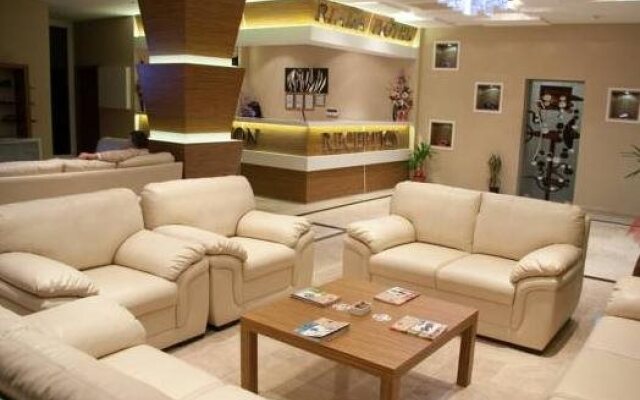 Riada Hotel