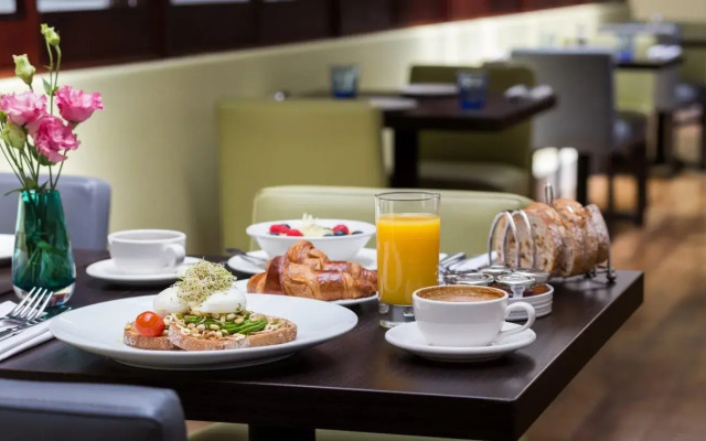 Dolphin House Serviced Apartments