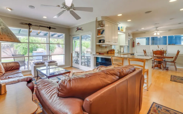 10 Mi to Dtwn Phoenix: Home w/ Private Pool!