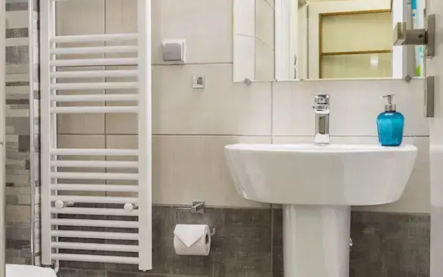 Three Bedrooms Apartment Under Acropolis