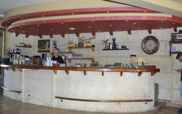 Joude Hotel