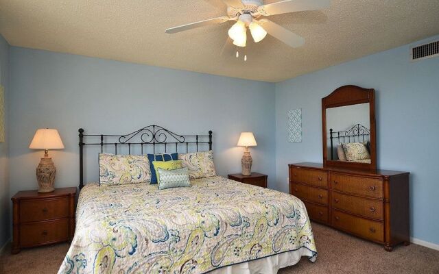 Shoreline 3073 Condo by RedAwning