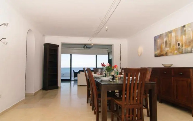 First Line House Casares Del Mar