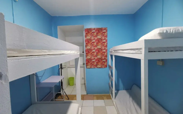 Resort’s Side Hostel near Shangrila