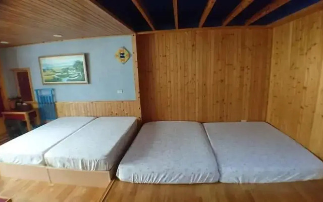 Sunshine Bed and Res