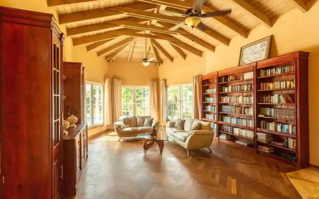Hideaway Beach Properties by Caribe Stays