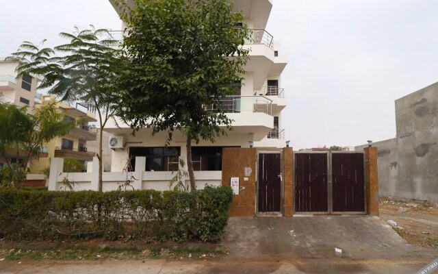 OYO 28576 Laxmi Residency