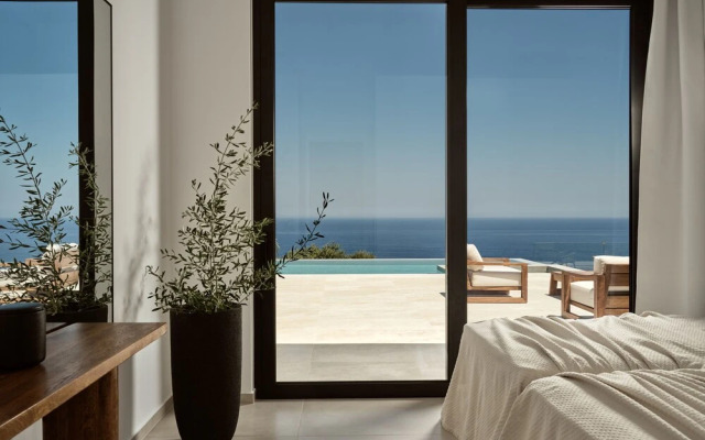 Design 3-bed Villa With Infinity Pool in Zakynthos