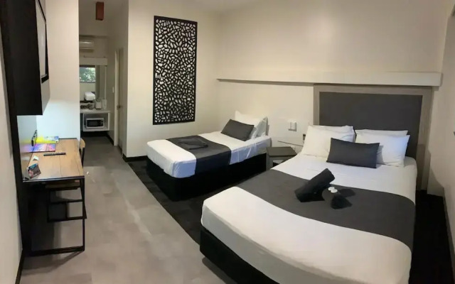 The Stuart Hotel-Motel