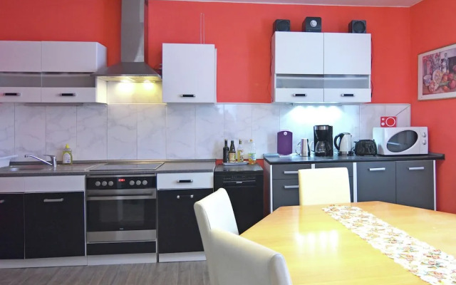 Delighftul Holiday Home in Usseln with Garden near City Center