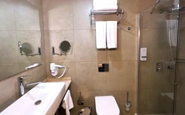 Crown Salamis Hotel