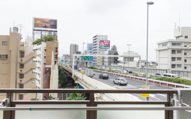 Dwell Urban 7B