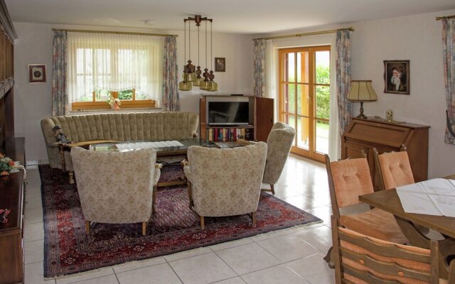 Cozy Apartment in Klosterreichenbach near Ski Area