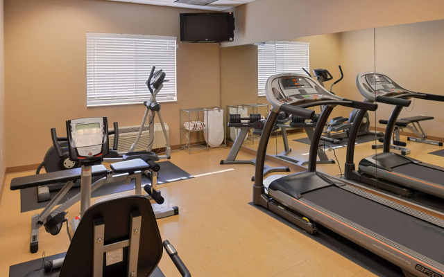 Country Hearth Inn & Suites Edwardsville St. Louis