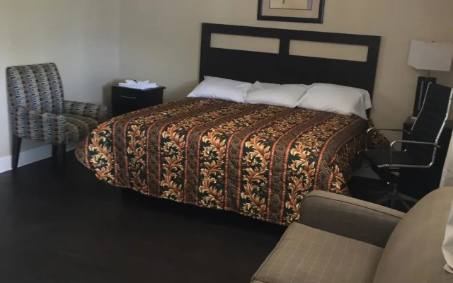 Suburban's  Lavilla Inn