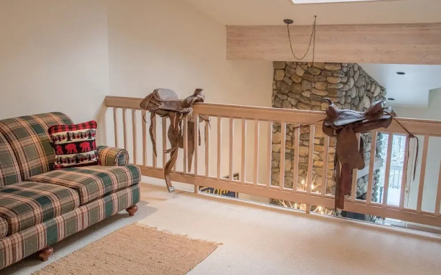 Pinnacle #8 - 3 Br Condo